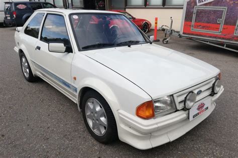 1985 Ford Escort photo