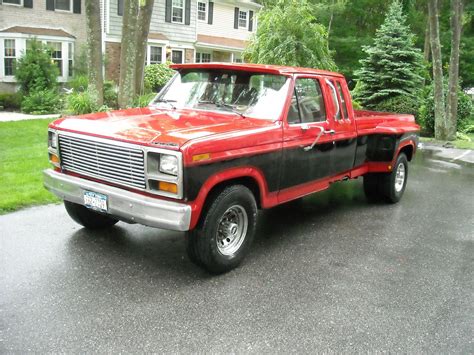 1985 Ford F350 photo