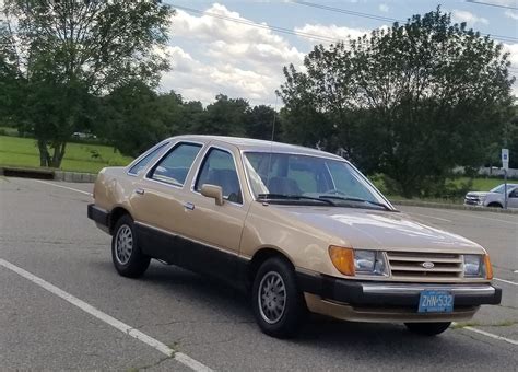 1985 Ford Tempo photo