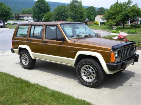 1985 Jeep Cherokee photo