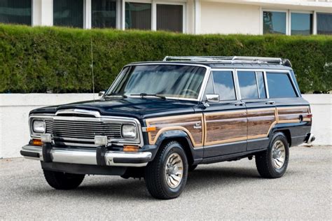 1985 Jeep Wagoneer photo