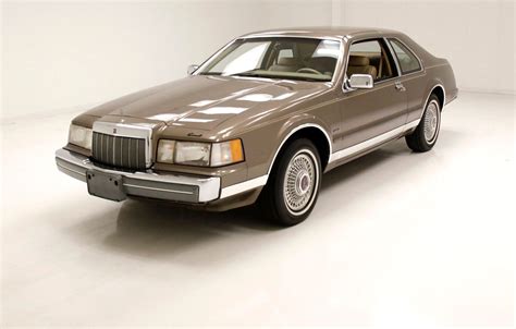 1985 Lincoln Continental engine