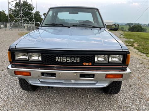 1985 Nissan 720 photo