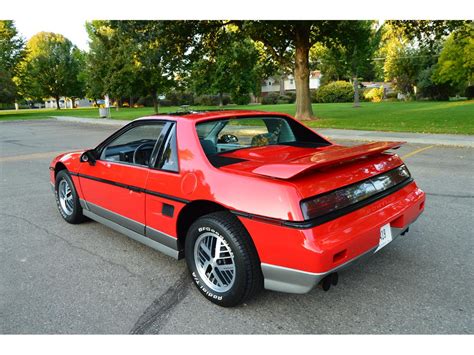 1985 Pontiac Fiero photo