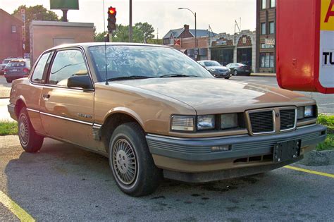 1985 Pontiac Grand am photo