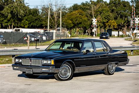 1985 Pontiac Parisienne photo