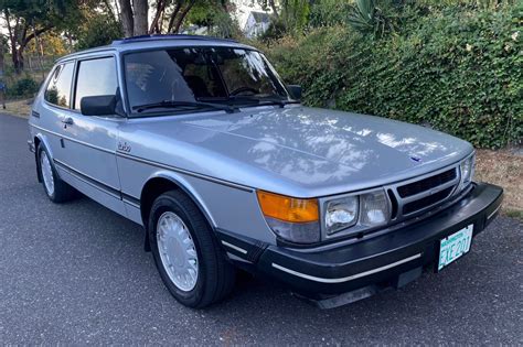 1985 Saab 900 photo