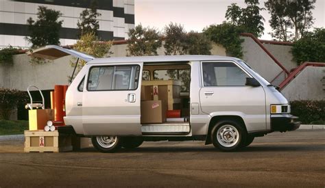 1985 Toyota Cargo van engine