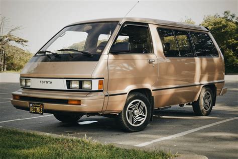 1985 Toyota Van engine