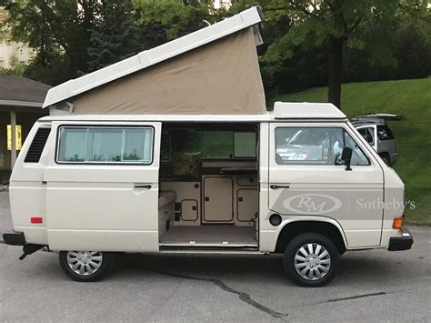 1985 Volkswagen Camper photo