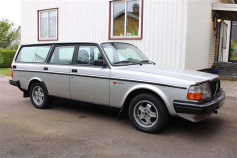 1985 Volvo 245 photo