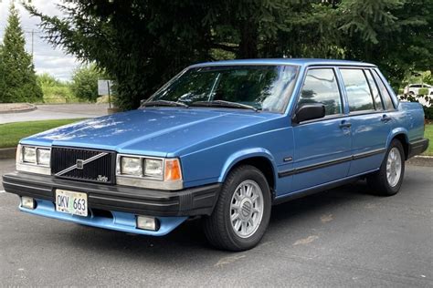 1985 Volvo 740 photo