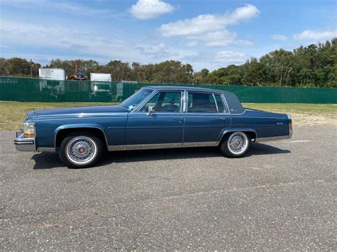 1986 Cadillac Fleetwood photo