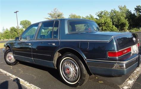 1986 Cadillac Seville photo