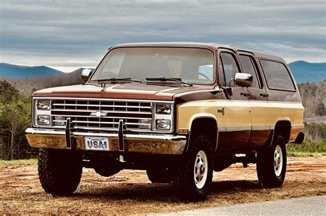 1986 Chevrolet Suburban photo