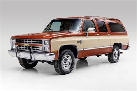 1986 Chevrolet Suburban photo