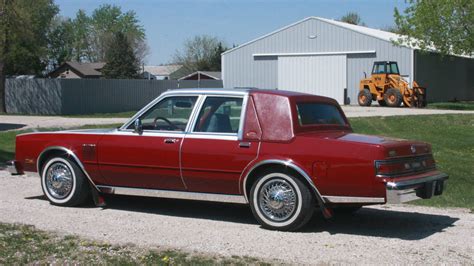 1986 Chrysler Fifth avenue photo