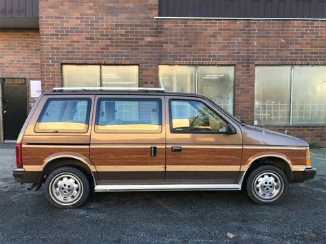 1986 Dodge Caravan