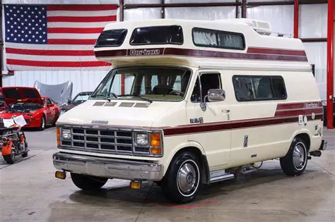 1986 Dodge Maxi van photo