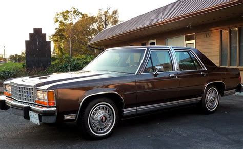 1986 Ford Crown victoria photo