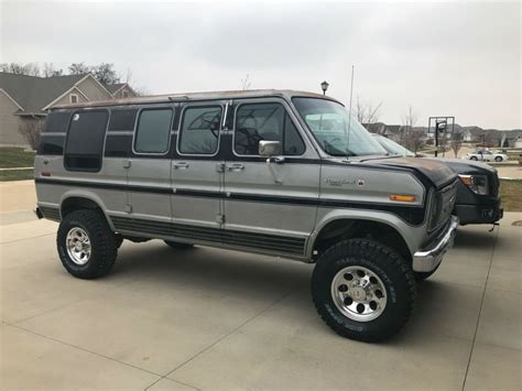 1986 Ford E-350 photo