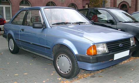 1986 Ford Escort photo