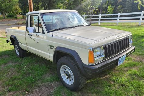 1986 Jeep Comanche photo