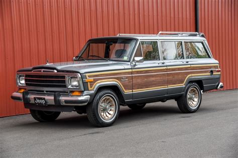 1986 Jeep Grand wagoneer photo