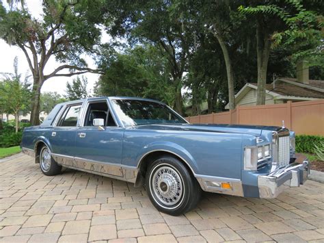 1986 Lincoln Town car engine