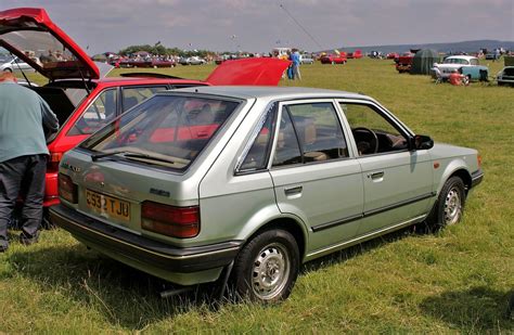 1986 Mazda 323 photo