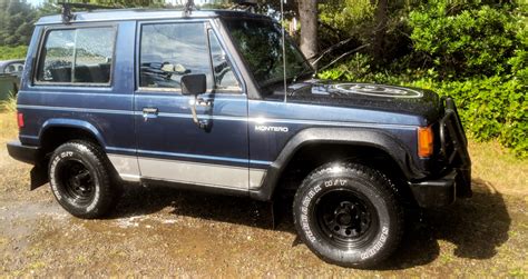 1986 Mitsubishi Montero photo