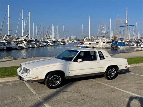 1986 Oldsmobile Calais photo