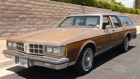 1986 Oldsmobile Custom cruiser photo