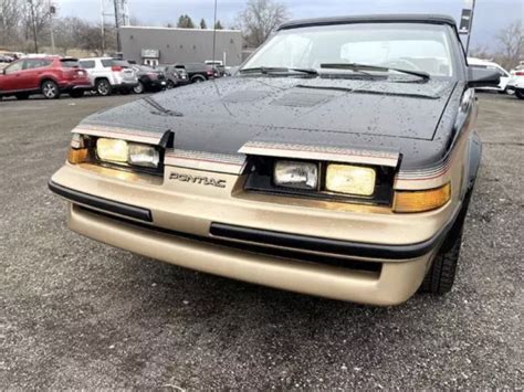 1986 Pontiac Sunbird photo