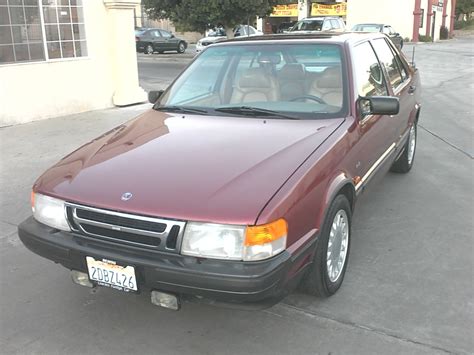 1986 Saab 9000 photo