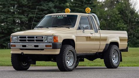 1986 Toyota Toyota truck photo