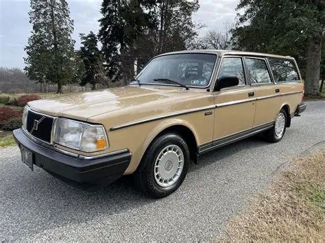 1986 Volvo 240 photo