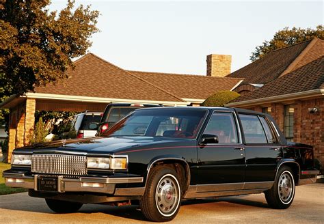 1987 Cadillac Fleetwood photo