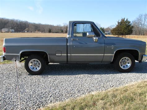 1987 Chevrolet Fleetside engine