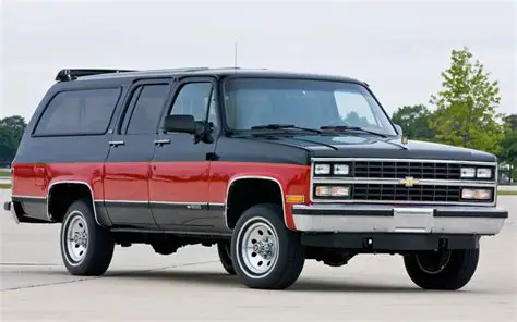 1987 Chevrolet Suburban photo