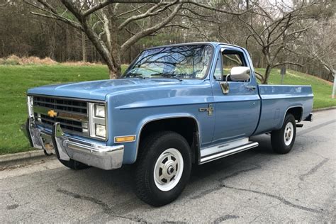 1987 Chevrolet V20 photo