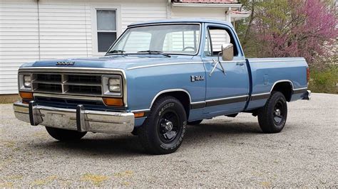 1987 Dodge D150 photo