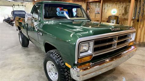 1987 Dodge D250 photo