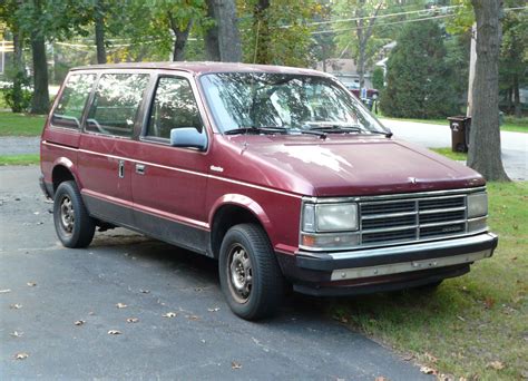 1987 Dodge Grand caravan photo