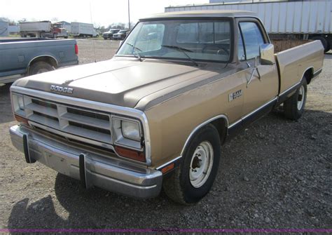 1987 Dodge Ram 250 engine