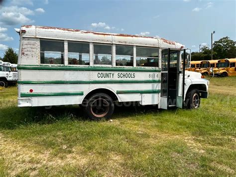 1987 Ford B600 photo