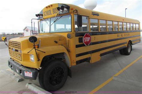 1987 Ford B700 engine