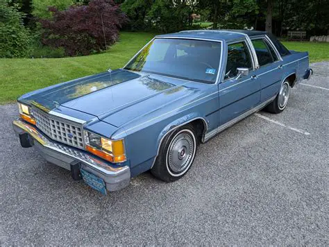 1987 Ford Crown victoria photo