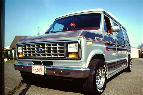 1987 Ford E150 photo