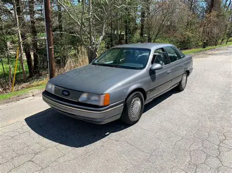 1987 Ford Taurus photo